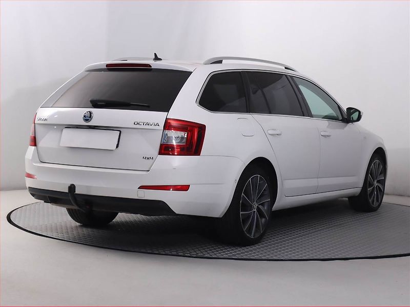 Škoda Octavia (2017) Laurin&Klement 2.0 TDI, 4X4 - fotka 5 z 22