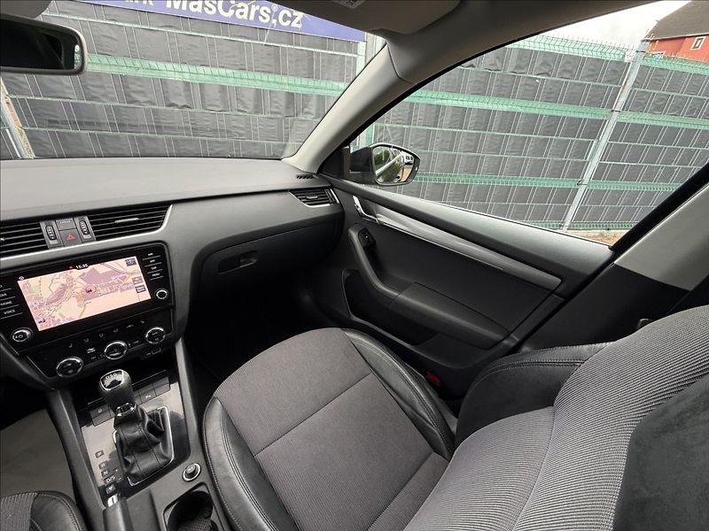 Škoda Octavia III 1.6 TDI Style DSG/Panorama - fotka 11 z 23