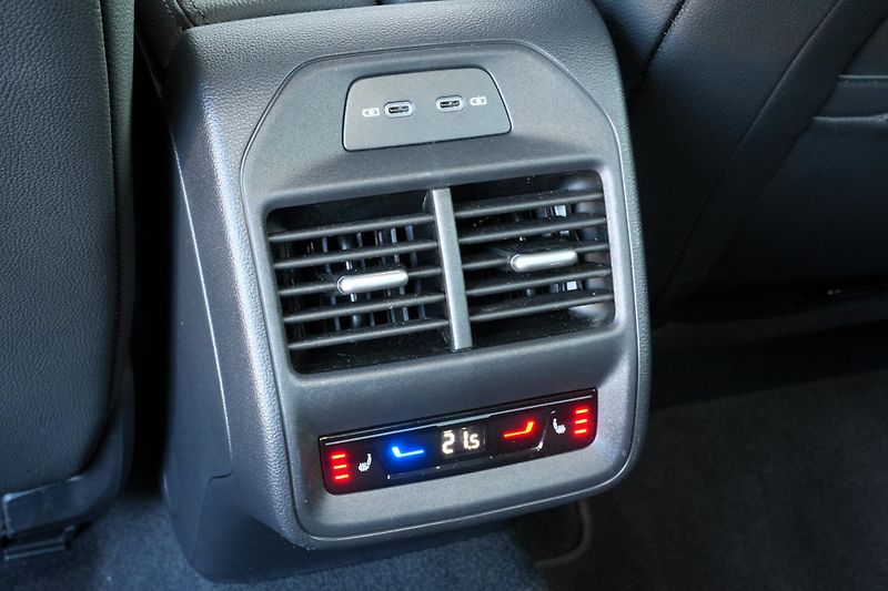 Škoda Superb 2.0 TSI, L&K, ČR, 4x4, Záruka - fotka 38 z 43