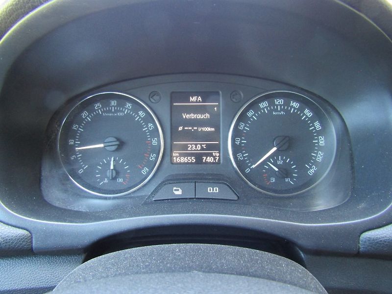 Škoda Roomster (2012) 1.6 TDI 66kW - fotka 27 z 37