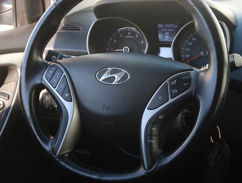 Hyundai i30 (2013) Trikolor 1.6 GDI, Serv.kniha - fotka 18 z 18
