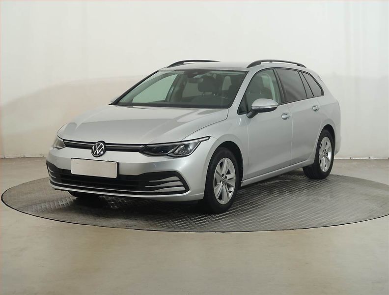 Volkswagen Golf (2021) Life 2.0 TDI, Navi, Tempomat - fotka 2 z 15