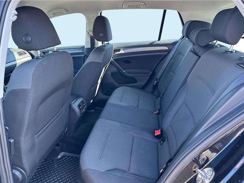 Volkswagen e-Golf Comfortline 100kW SOH: 92,4% - fotka 12 z 22