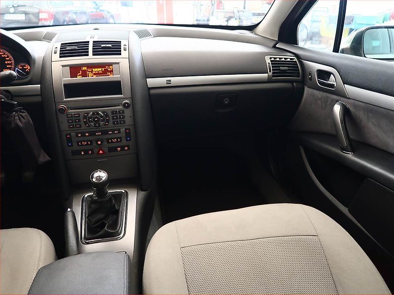 Peugeot 407 (2007) 1.6 HDi, slušný stav - fotka 8 z 14