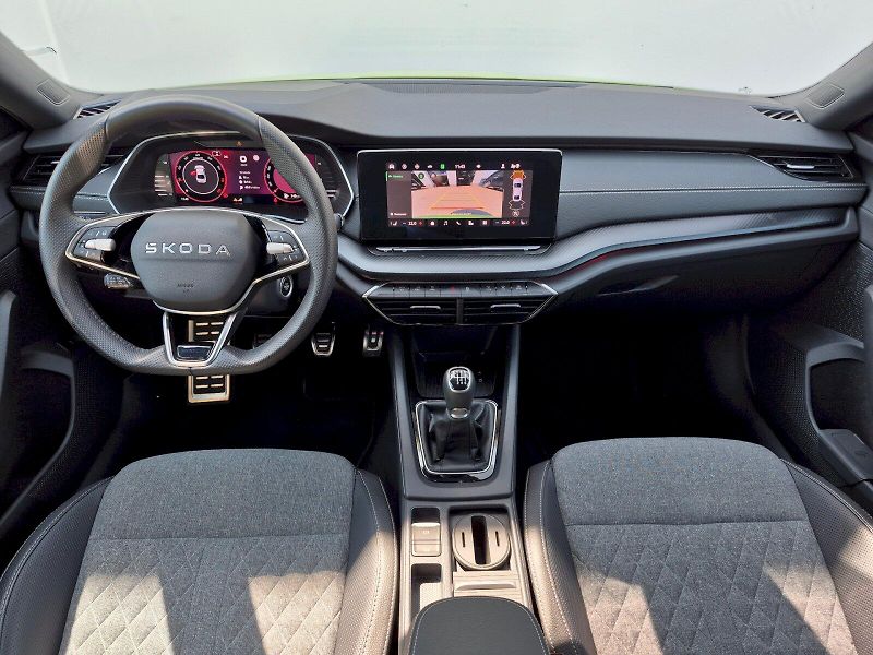 Škoda Octavia (2025) Sportline 1.5 TSI 110kW - fotka 5 z 28