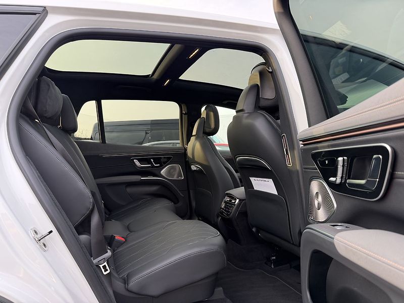 Mercedes-Benz EQS 450 4MATIC SUV Electric Ar - fotka 11 z 34