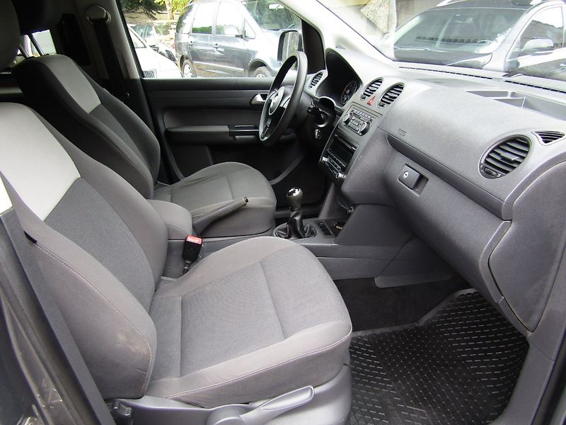Volkswagen Caddy (2013) 1.6 TDI 75kW  7 MÍST - fotka 26 z 37