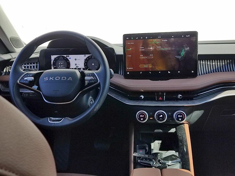 Škoda Superb (2025) L&K 2,0 Tsi 195 Kw DSg - fotka 6 z 41