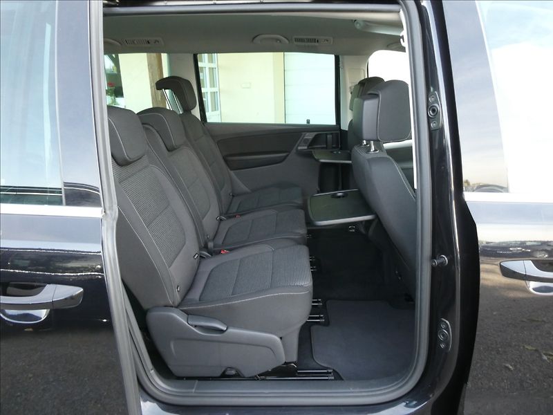 Volkswagen Sharan 2,0 TDi 110kW serviska, závěs - fotka 30 z 50