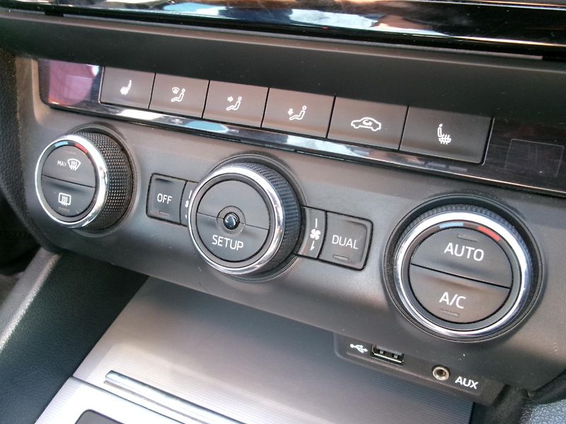 Škoda Octavia 4X4 AUTOKLIMA TAŽNÉ - fotka 22 z 34