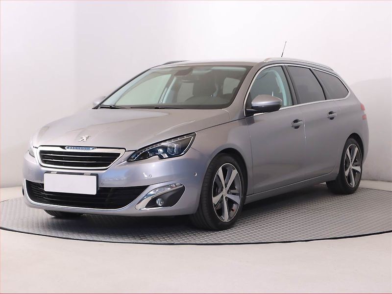 Peugeot 308 (2016) Allure 1.6 BlueHDi, Automat - fotka 2 z 22