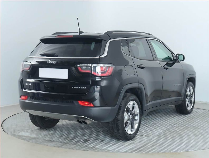 Jeep Compass (2019) 1.4 MultiAir, 4X4, Automat - fotka 5 z 21