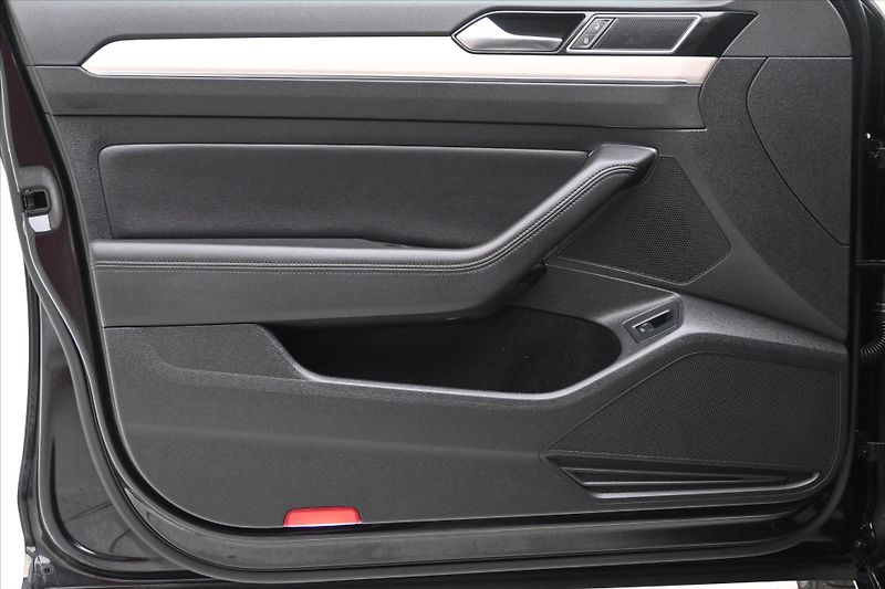Volkswagen Passat 2,0 TDI 110 kW Highline Záruka - fotka 24 z 30