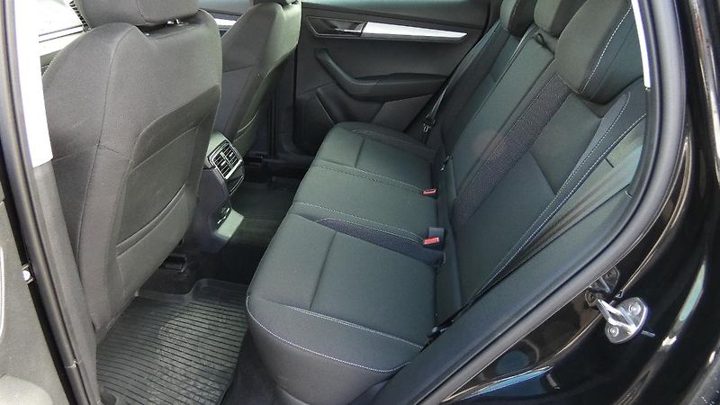 Škoda Karoq 1,5 TSI Ambition DSG - fotka 20 z 24
