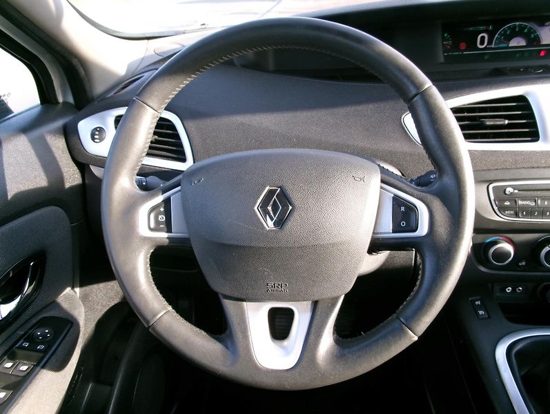 Renault Scénic (2011) 1,5dCi KLIMA ALU TEMP - fotka 17 z 30