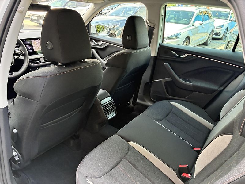 Škoda Kamiq 85kw, TOP SELECTION,1.MAJITEL. - fotka 12 z 31