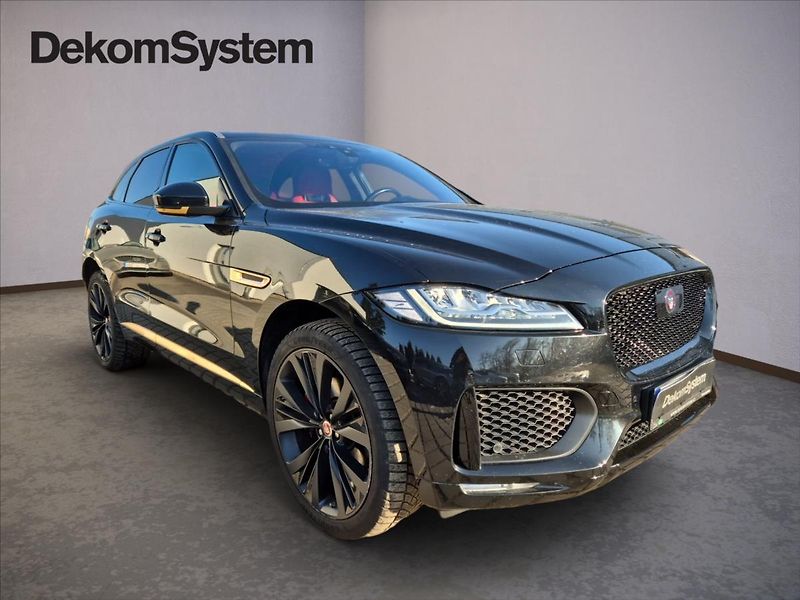 Jaguar F-Pace 3,0 30d AWD - fotka 2 z 20