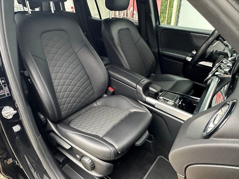 Mercedes-Benz GLB 2,0 200d 110kW, navi, kamera - fotka 13 z 43