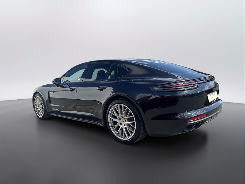 Porsche Panamera (2019) 4 E-hybrid - fotka 3 z 23