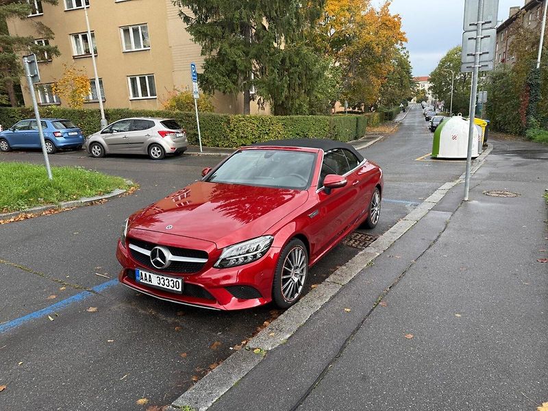 Mercedes-Benz Třídy C (2021) C 300 190 Kw 4 MATIC - fotka 2 z 24