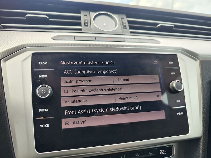 Volkswagen Passat 2.0 TDI/110kW Comfortline DSG - fotka 18 z 32