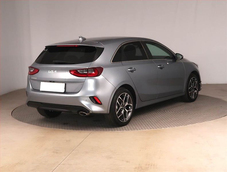 Kia Ceed (2022) 1.5 T-GDI, Serv.kniha, Navi - fotka 5 z 17