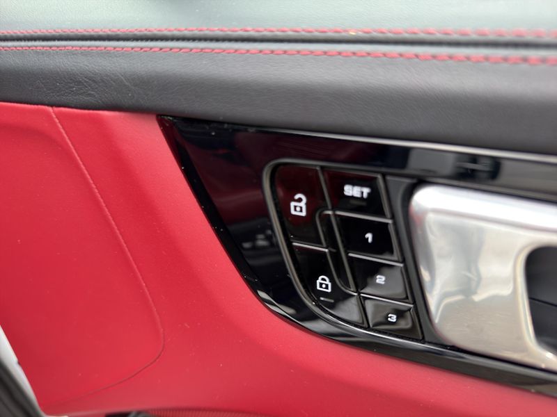 Porsche Cayenne (2019) CAYENNE S 324KW METRIX PANORAM - fotka 24 z 27