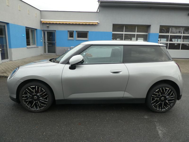 Mini Cooper E 135kW  - fotka 6 z 16