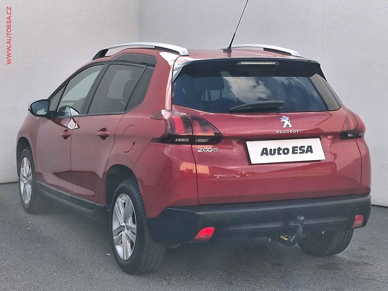 Peugeot 2008 (2017) 1.2 PT, Style, navi, TZ - fotka 6 z 18
