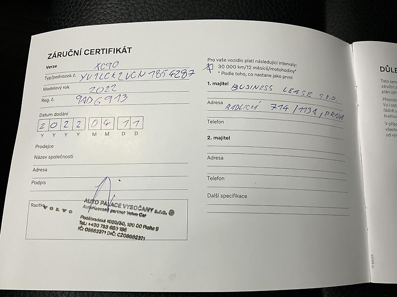 Volvo XC90 B5 AWD Momentum AT8 - fotka 46 z 48