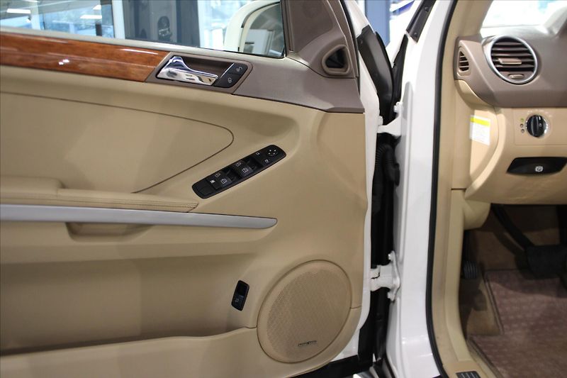 Mercedes-Benz Třídy M 350 4MATIC H&K/Pano  ML - fotka 9 z 23