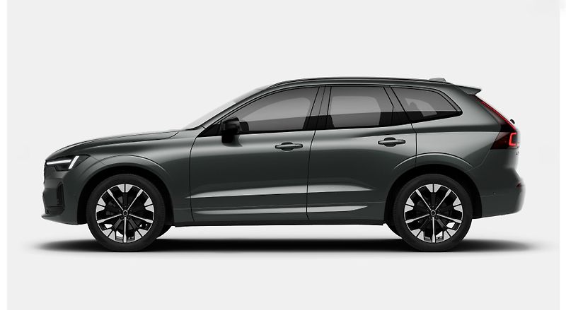 Volvo XC60 (2026) B5 AWD PLUS DARK AUT - fotka 2 z 14