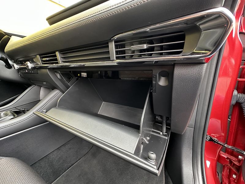 Mazda 3 (2019) 2.0L SKYACTIV-G * ČR * 1.Maj.  - fotka 25 z 43