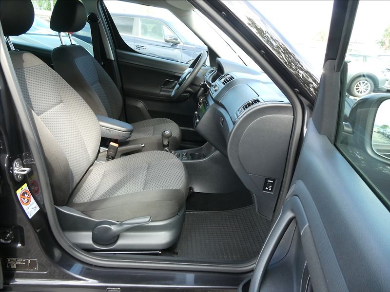 Škoda Roomster 1,6 TDi 66kW auto klima,servis - fotka 25 z 55