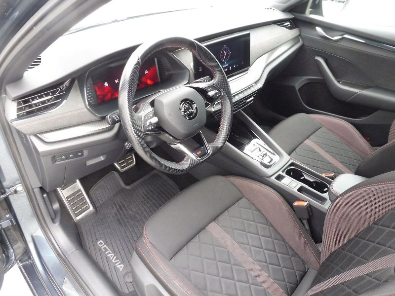 Škoda Octavia (2021) 2,0 TSI 180kW DSG - fotka 6 z 29