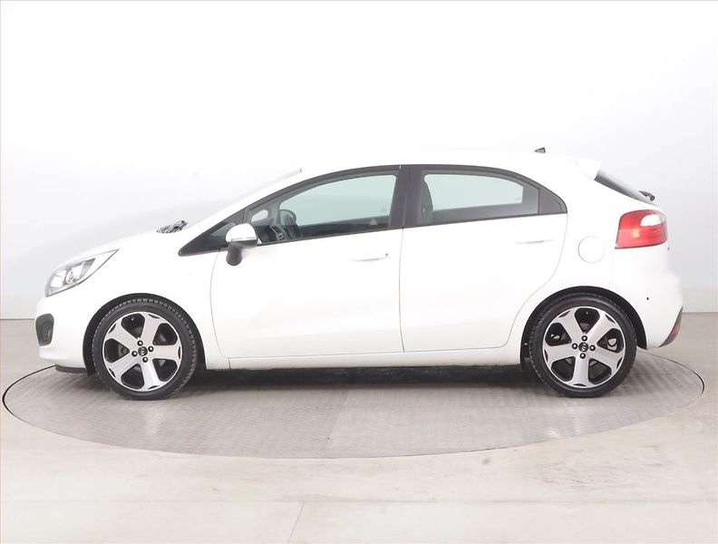 Kia Rio (2013) 1.25 CVVT, Serv.kniha - fotka 3 z 16