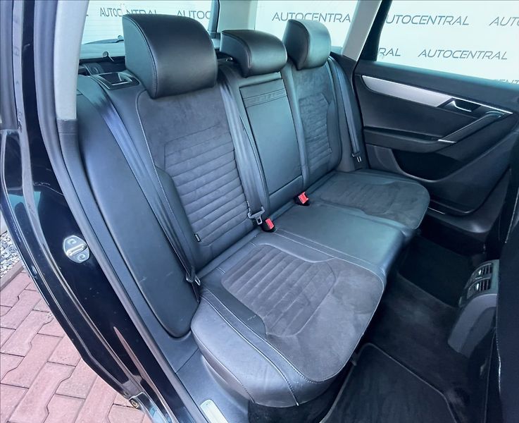 Volkswagen Passat 2,0 TDi,103kW,HIGHLINE,STK 7/2 - fotka 24 z 26
