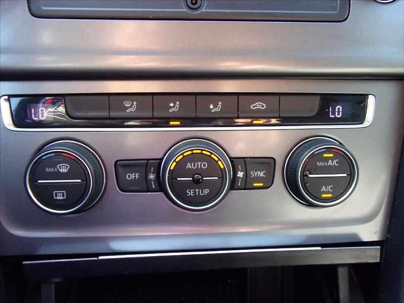 Volkswagen Golf 1,2 TSI - fotka 20 z 24