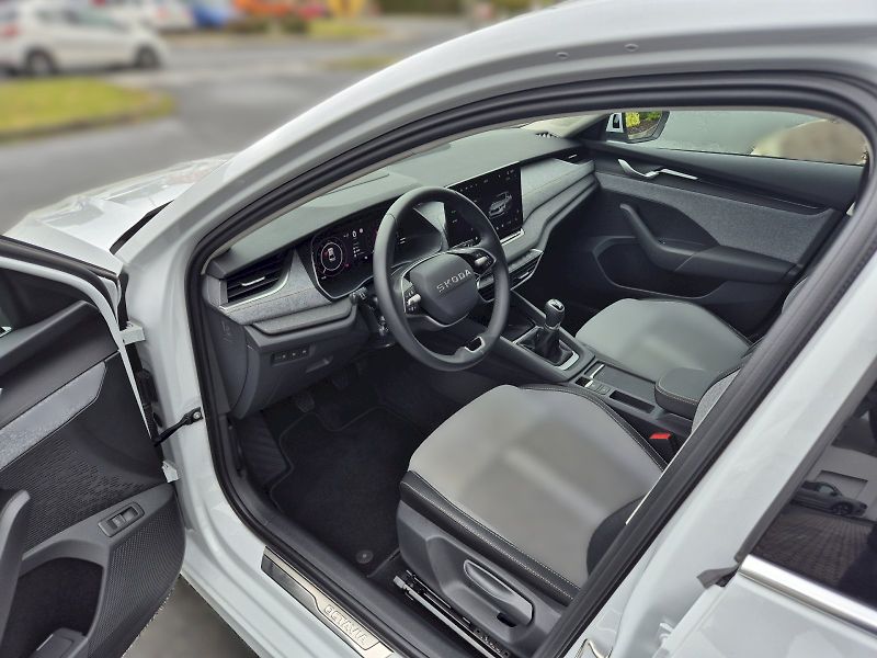 Škoda Octavia (2025) Top Selection 1.5TSi 110kW 6°m - fotka 11 z 30