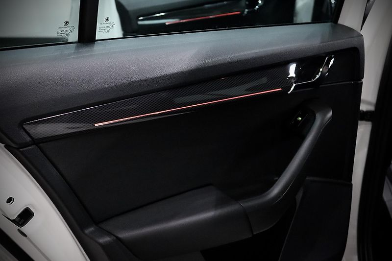 Škoda Octavia 3 FL Combi 2.0 TSI 169 kW RS - fotka 38 z 42