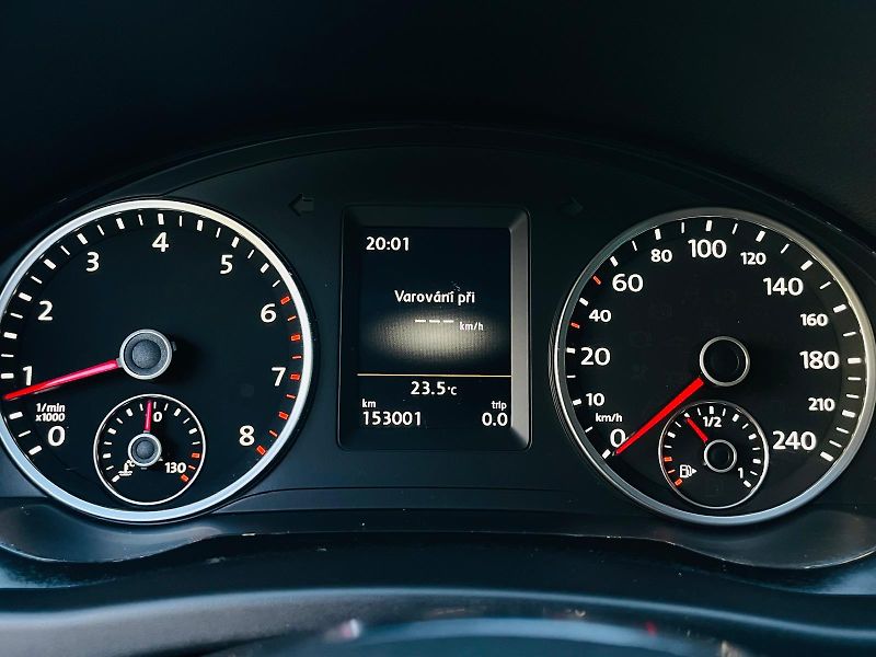 Volkswagen Tiguan 1.4TSI 4x4 MAN SERVISKA TAŽNÉ - fotka 49 z 52