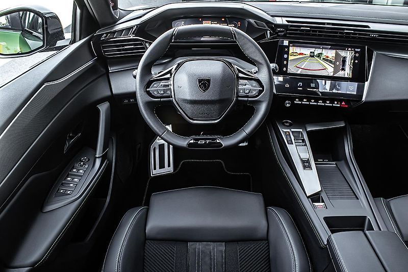 Peugeot 408 (2026) 1,6 GT Plug-in HYBRID 240 e-DC - fotka 16 z 22