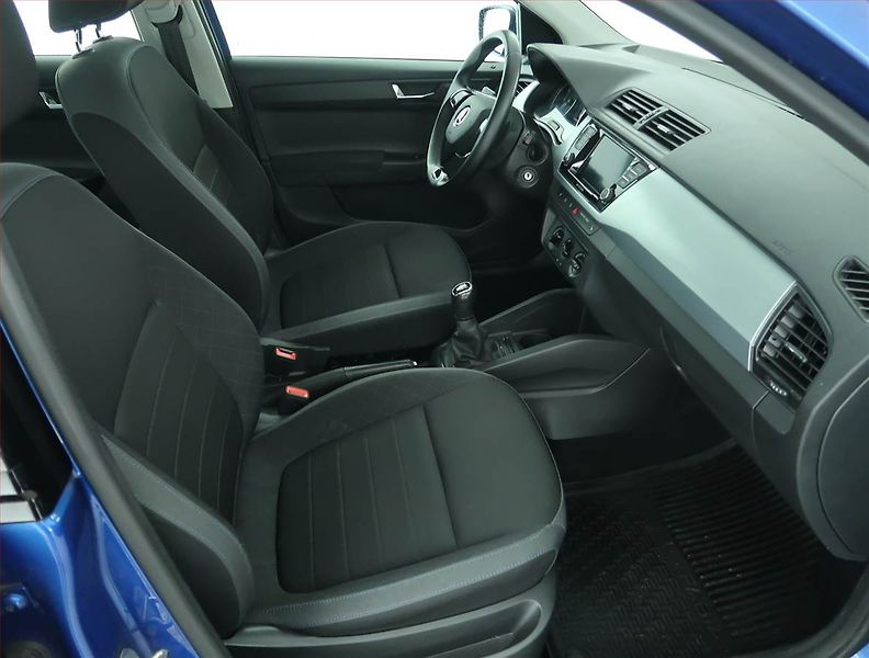 Škoda Fabia (2021) Ambition Plus 1.0 TSI, ČR - fotka 9 z 15