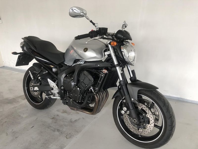Yamaha FZ 6 N Fazer - fotka 2 z 18