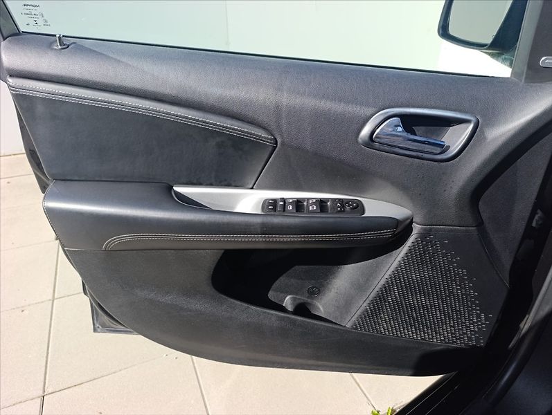 Fiat Freemont 2,0 MULTIJET 7MÍST AWD AT NAVI - fotka 12 z 41
