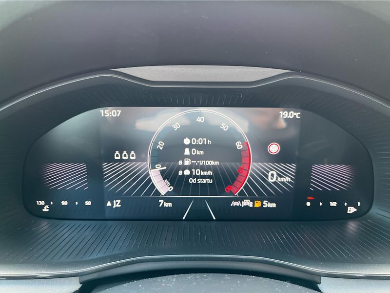 Škoda Scala 1,0 TSI 85 kW TOP SELECTION - fotka 13 z 28