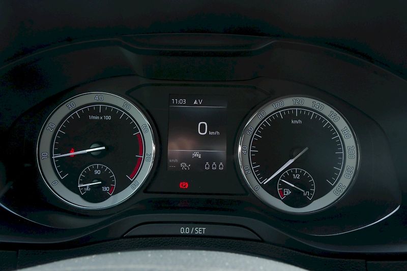 Škoda Karoq (2020) 1.5 TSI 110 kW M6° STYLE - fotka 16 z 35