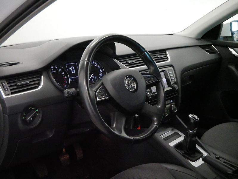 Škoda Octavia - fotka 14 z 27