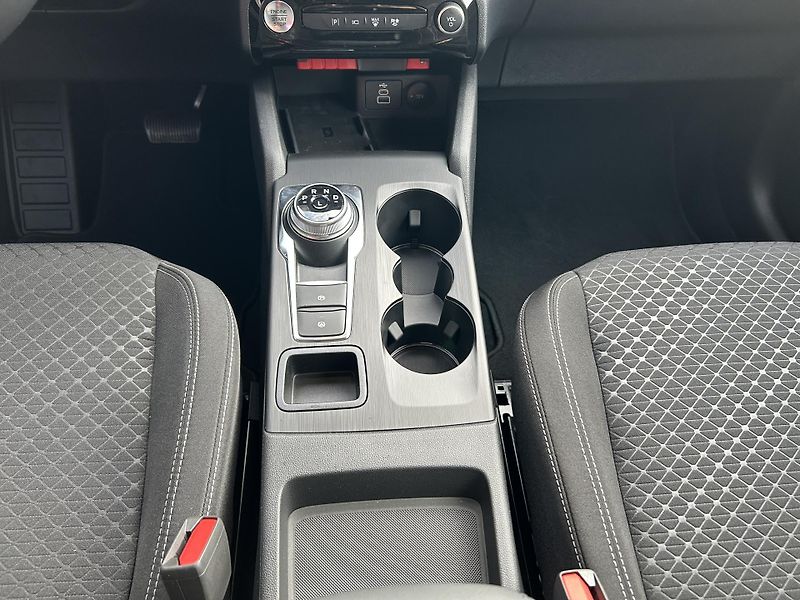 Ford Kuga Top Edition 2.5 PHEV 178kW - fotka 16 z 39
