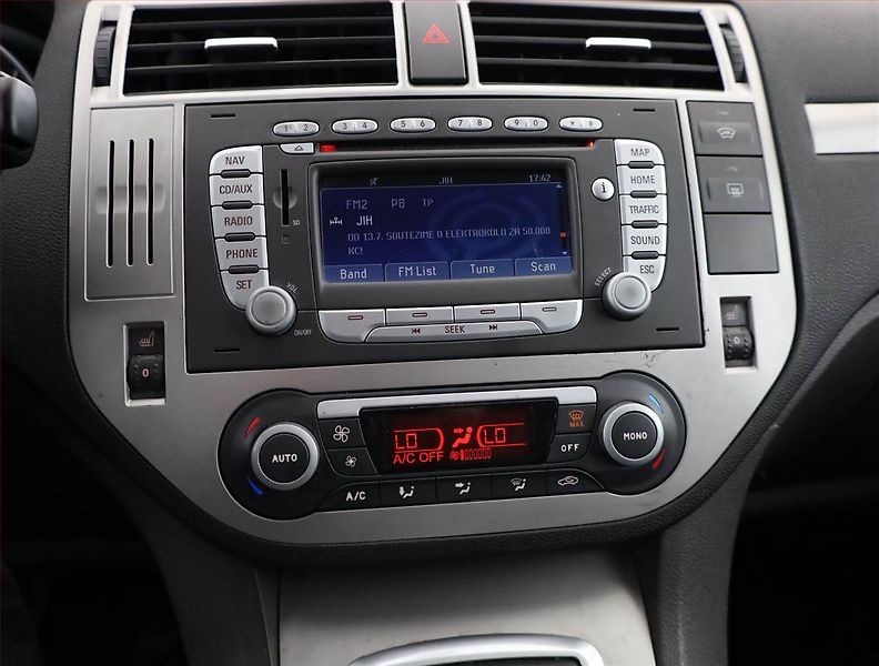 Ford C-MAX (2009) 2.0 TDCi, po STK, Tažné, Klima - fotka 9 z 15